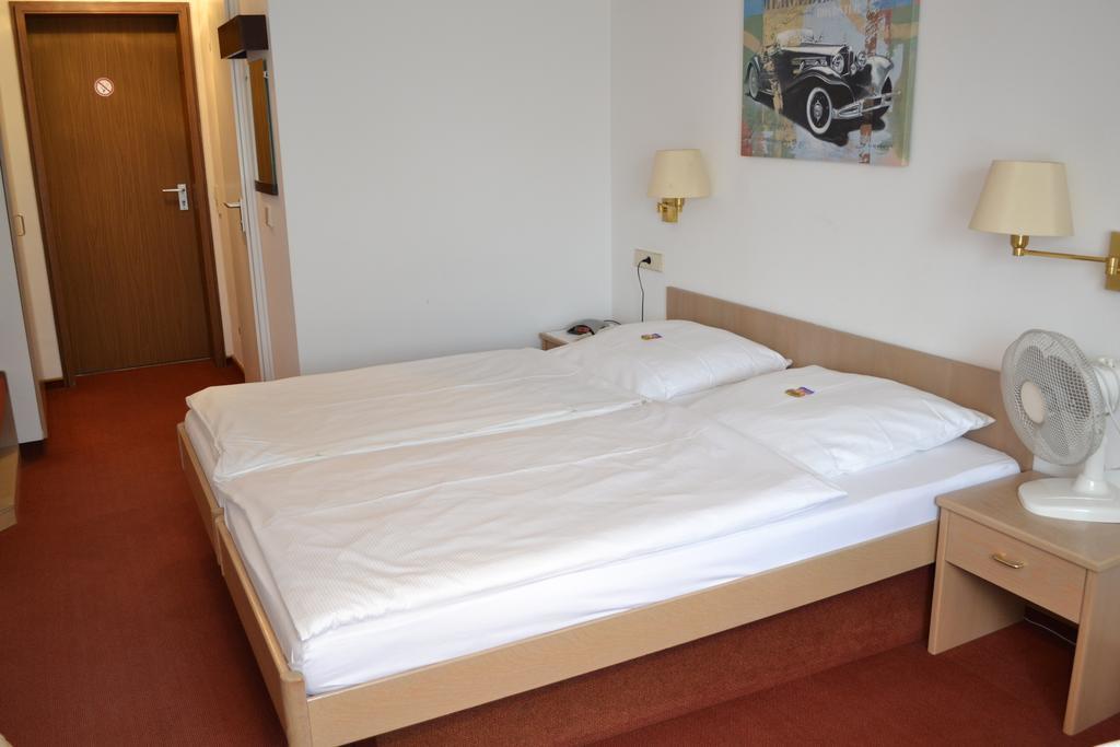 Hotel Hospiz Tuebingen Bilik gambar